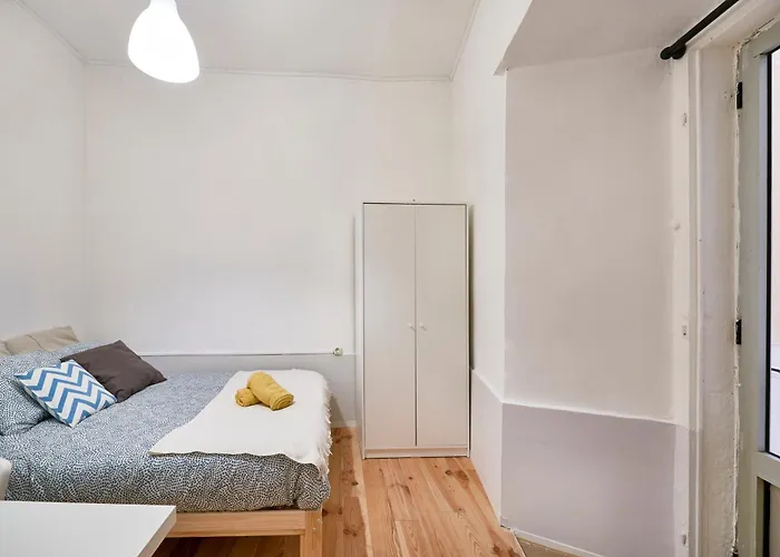 Amazing At Cais Do Sodre Lisbon